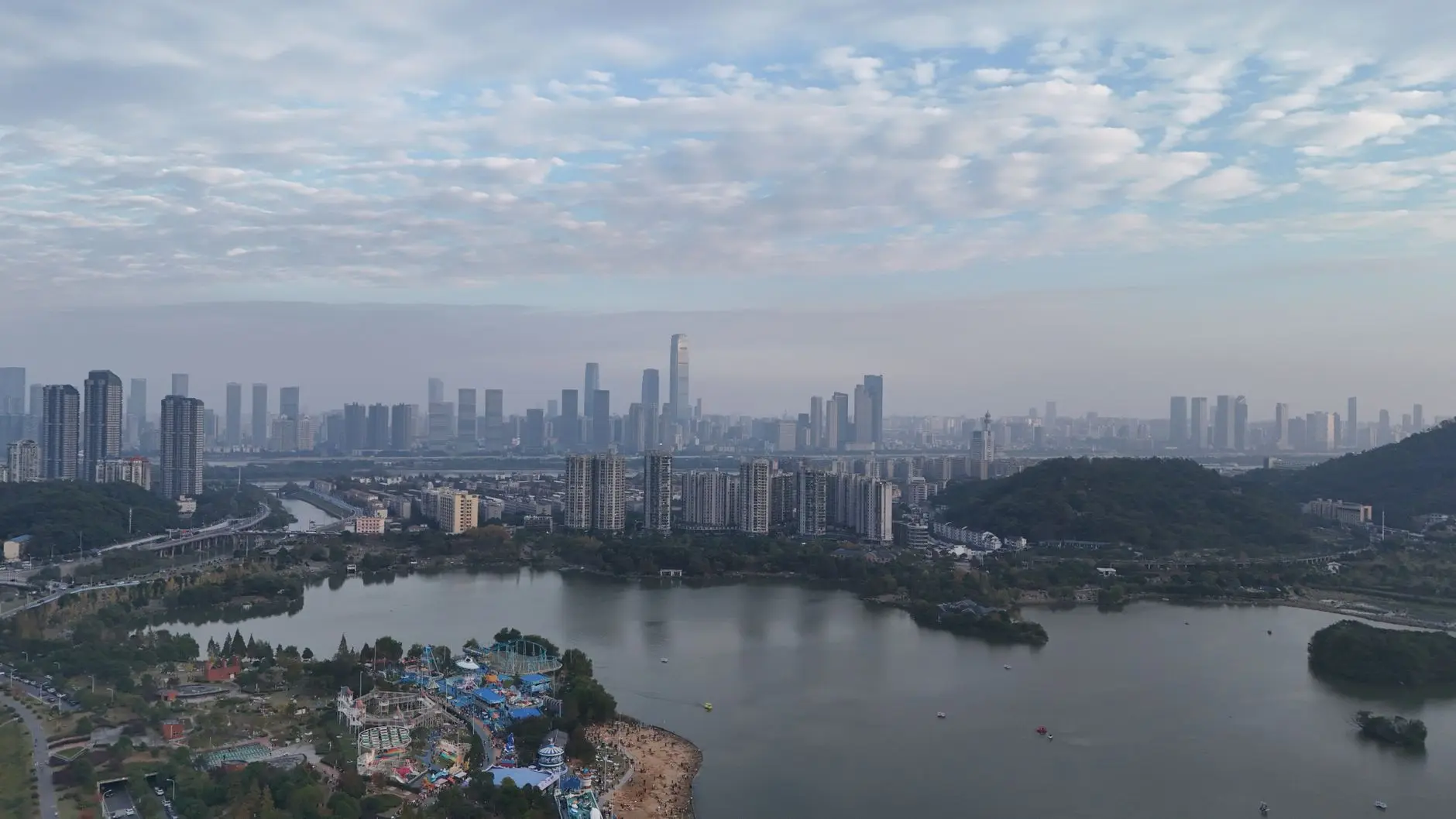滕州服装零售市场女装与童装消费趋势分析